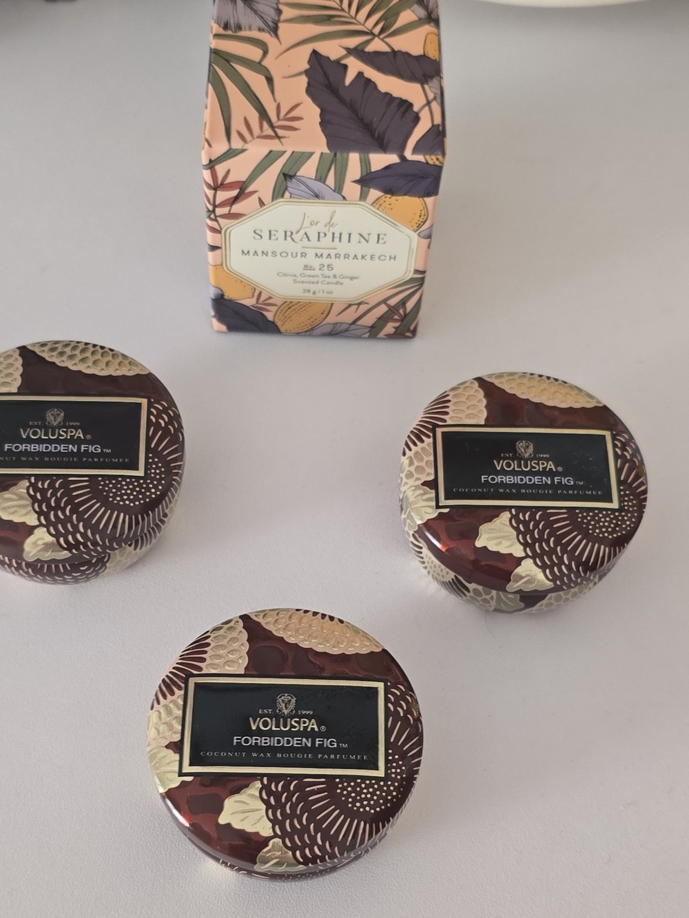 1 Oz LOŔ DE no. 25 Citrus Candle And 3 VOLUSPA Forbidden Fig Mini Tin Candles